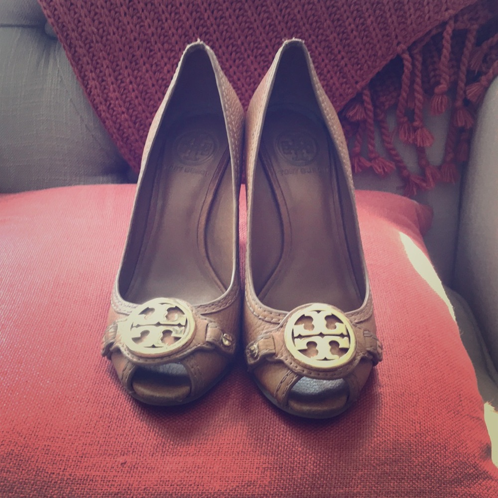 Tan leather Tory Burch Leticia 95mm wedge